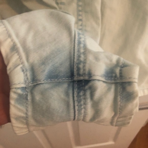 Bullhead Light Wash Denim Overall Shorts size medium - Picture 13 of 14